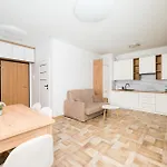 Wlochy Rownolegla Cosy By Bookinghost Appartement Varsovie