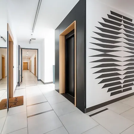 公寓 Wlochy Rownolegla Cosy By Bookinghost