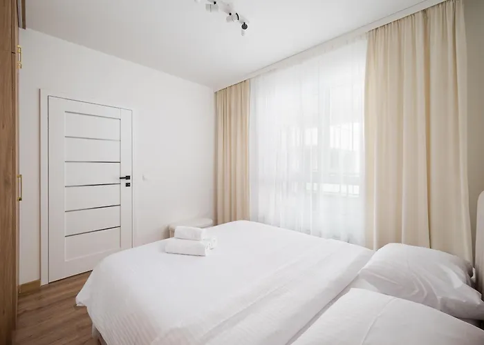 Apartment Wlochy Rownolegla Cosy By Bookinghost