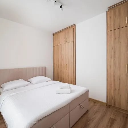 Apartamento Włochy Równoległa Cosy By Bookinghost